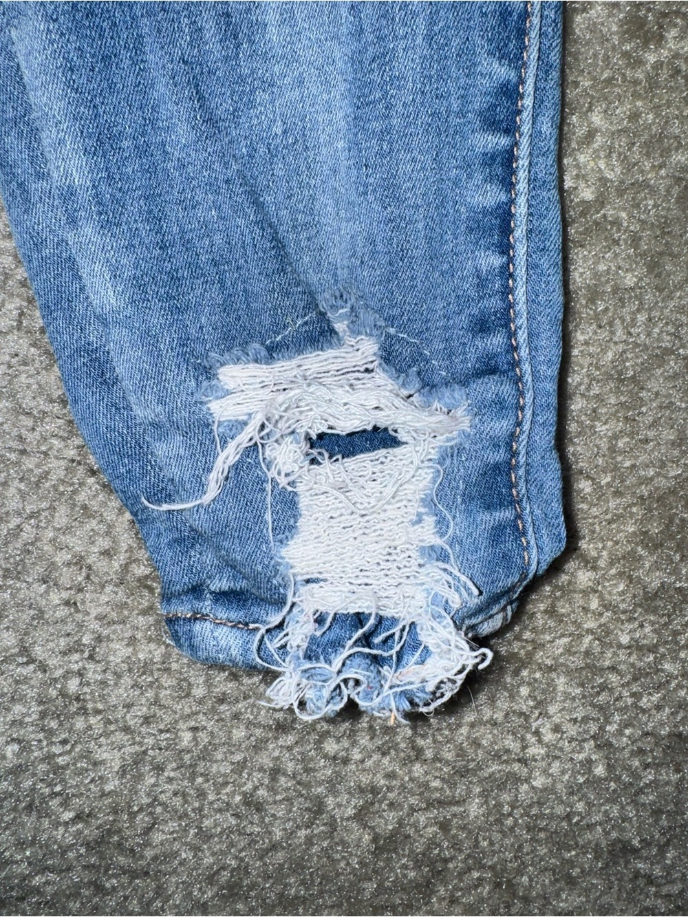 American Eagle Outfitters Light Blue Distressed Skinny Jeans - Picture 8 of 11